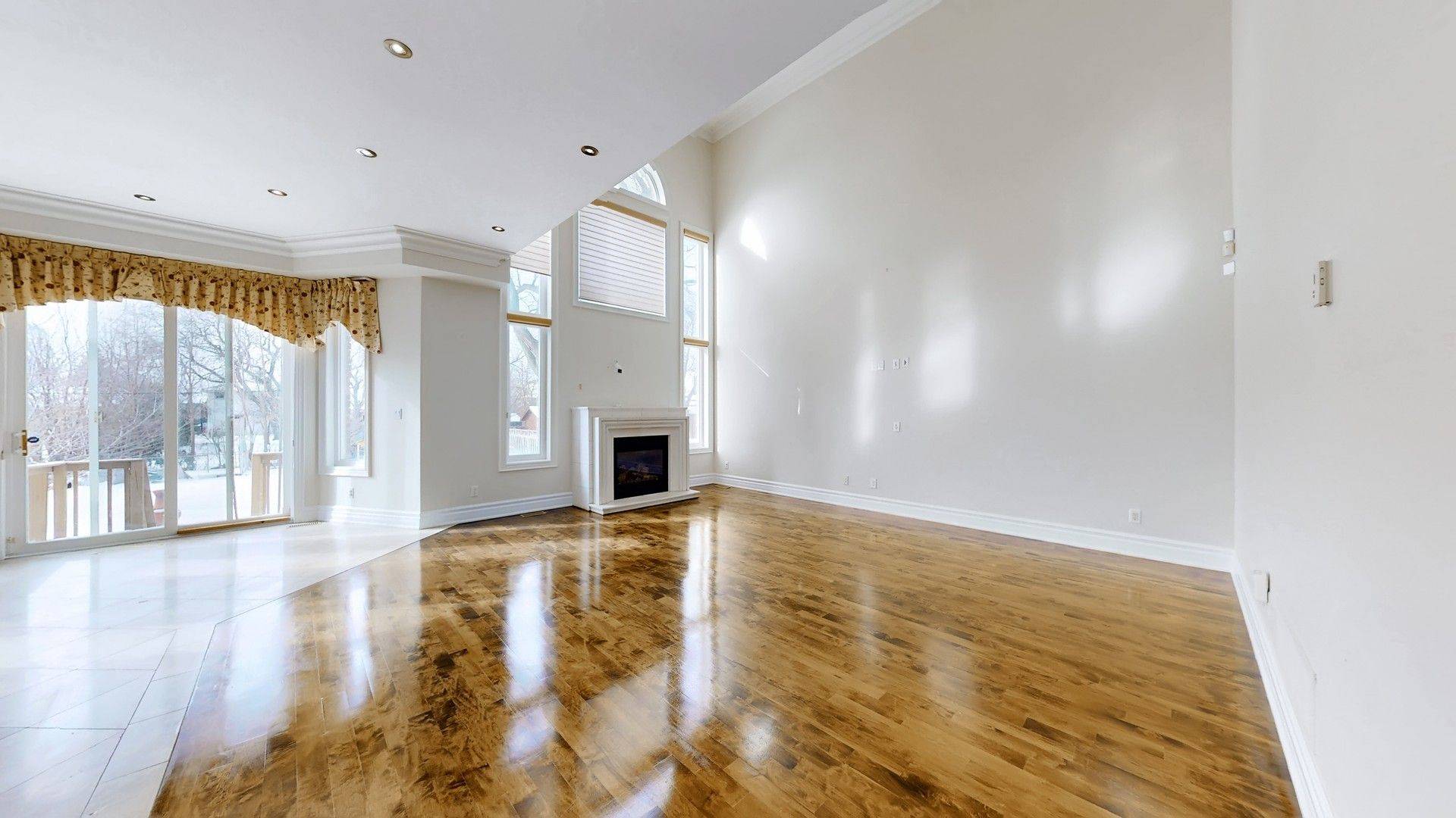 Mississauga, ON L5B 1T5,3414 Joan DR