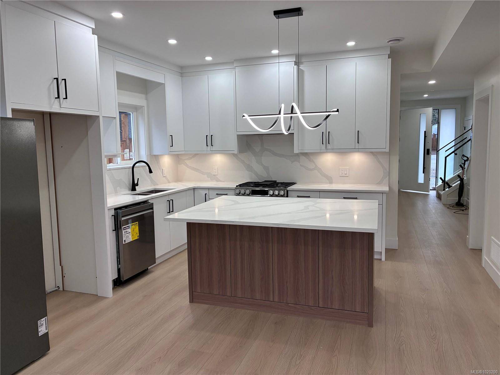 Nanaimo, BC V9S 4Z4,850 Sunderland Ave