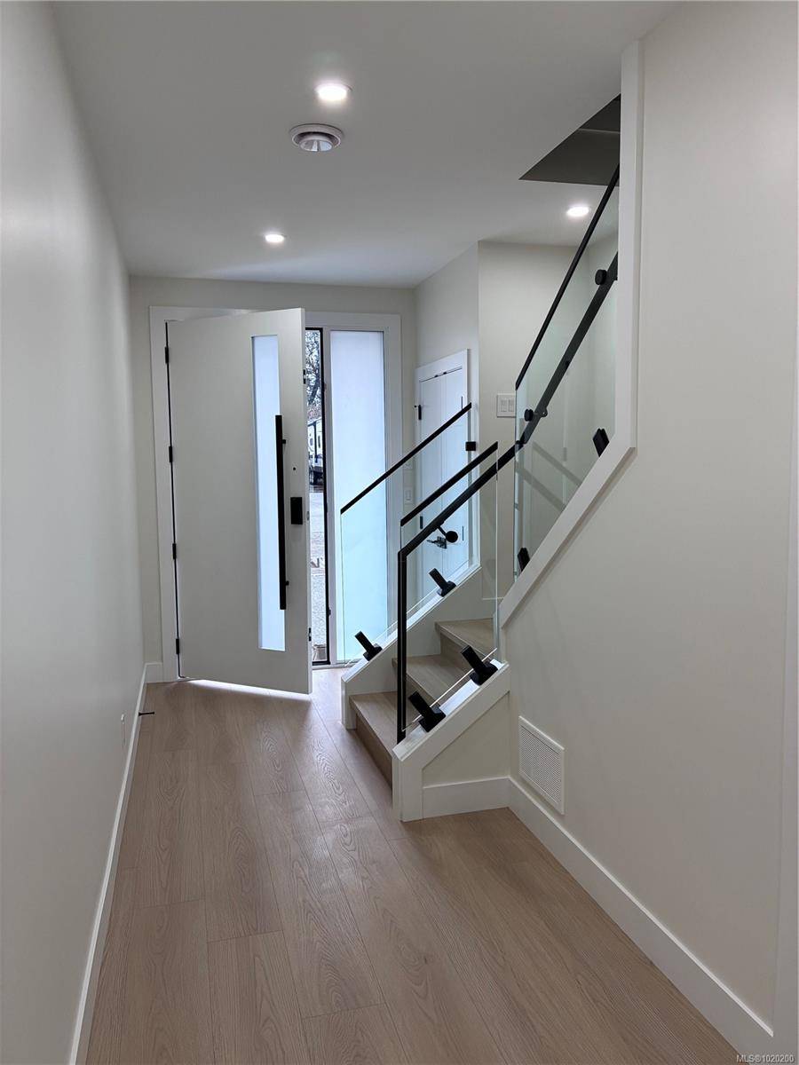 Nanaimo, BC V9S 4Z4,850 Sunderland Ave