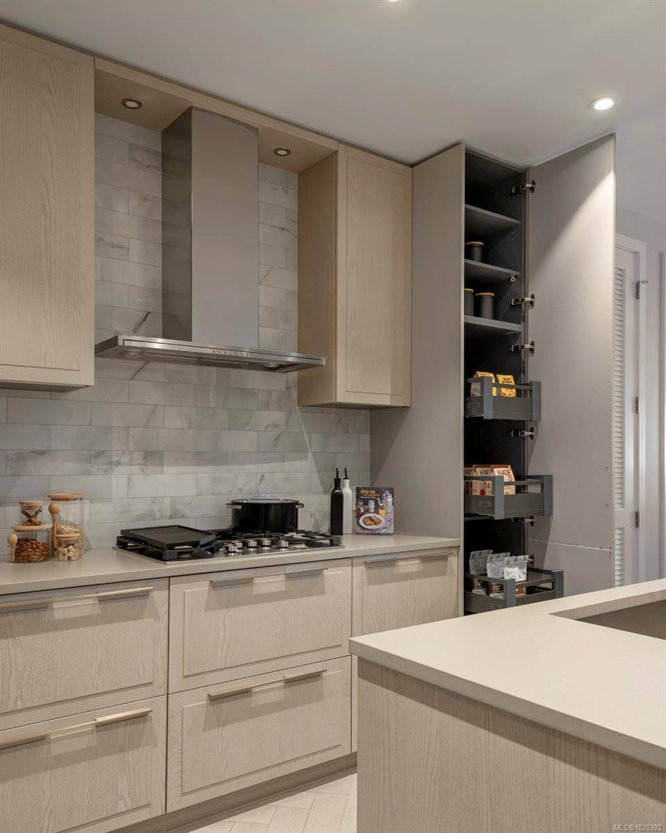 Esquimalt, BC V9A 0K5,427 Lampson St #406