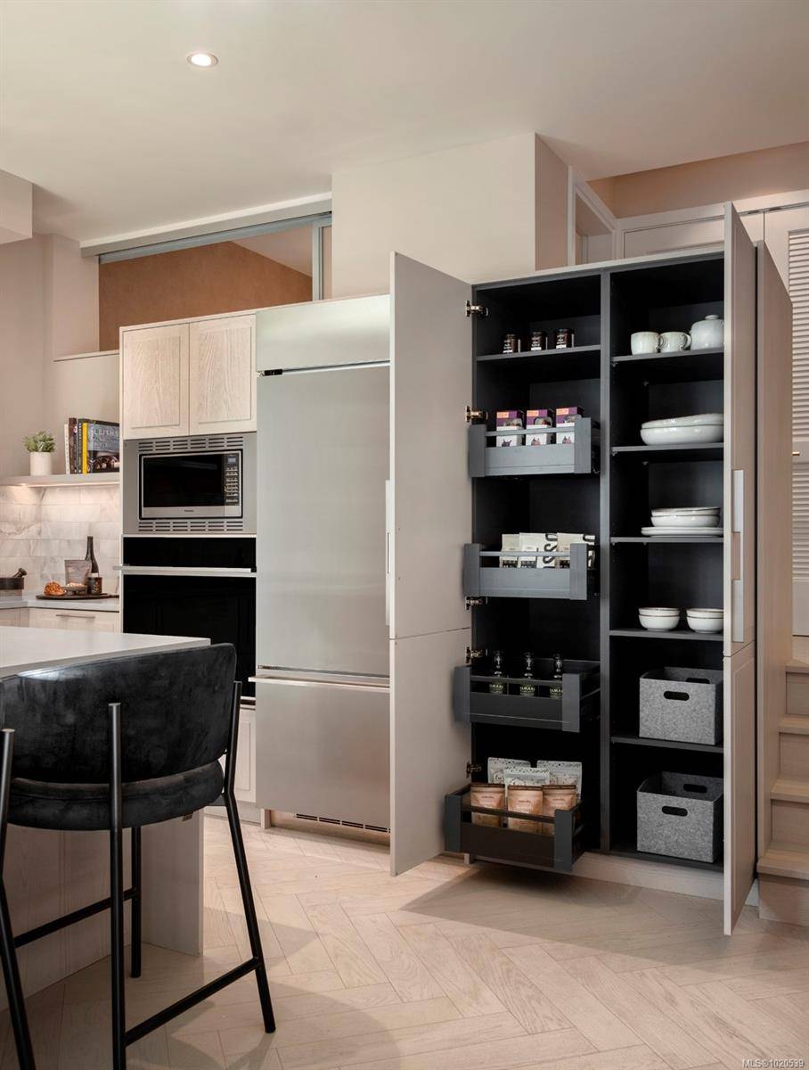 Esquimalt, BC V9A 0K5,427 Lampson St #217