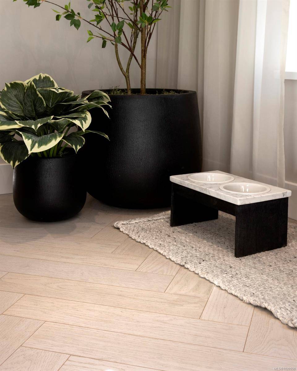 Esquimalt, BC V9A 0K5,427 Lampson St #211