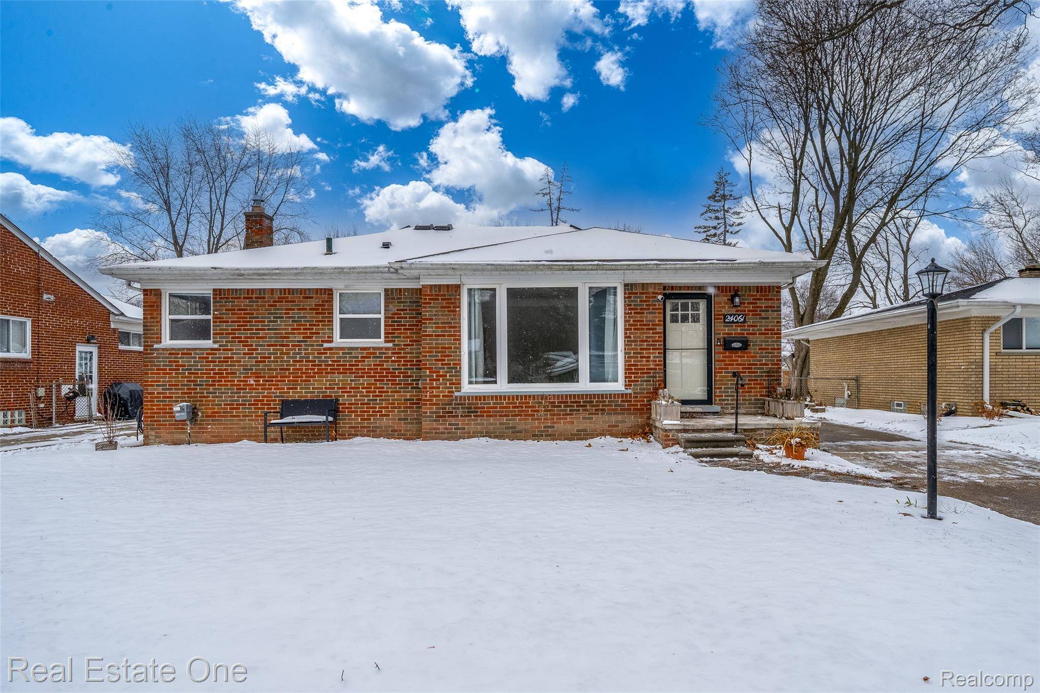 Oak Park, MI 48237,24061 Rosewood ST