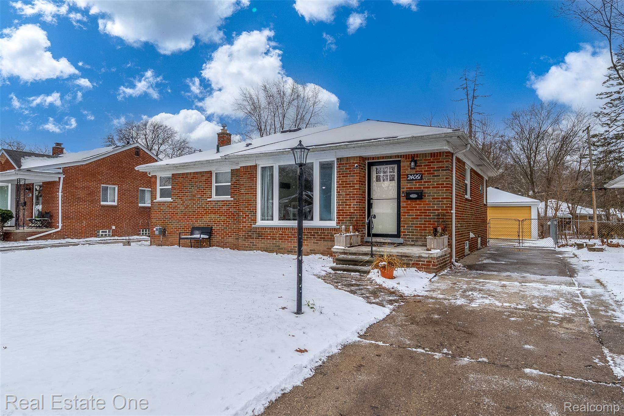 Oak Park, MI 48237,24061 Rosewood ST