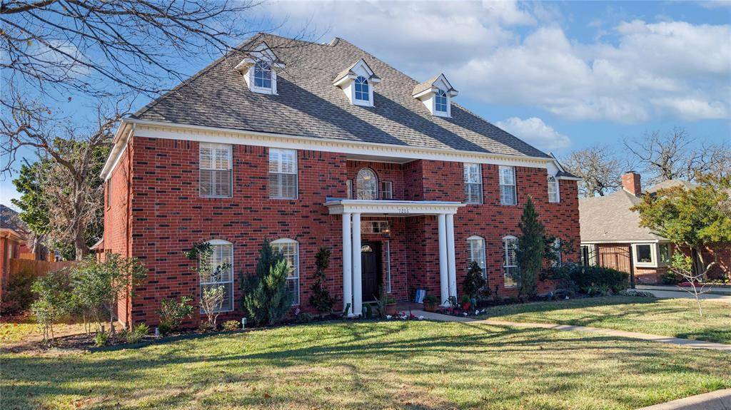 Arlington, TX 76001,7206 Forestwind Court