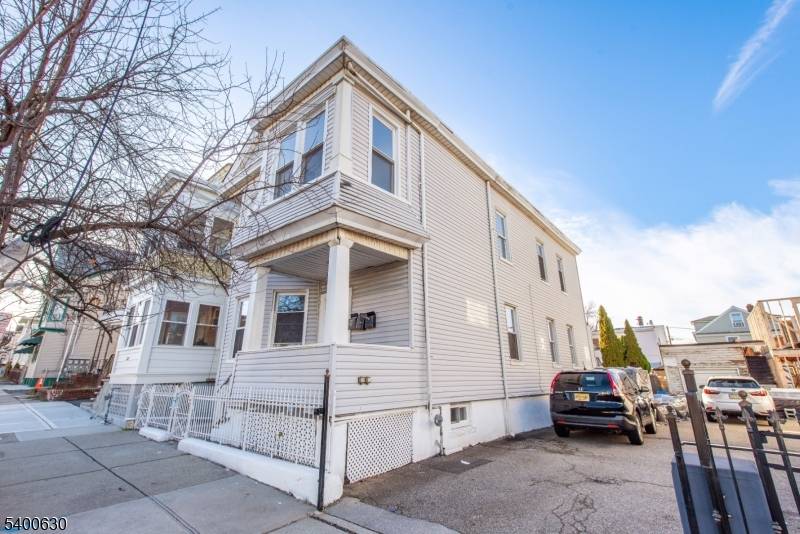 Paterson City, NJ 07513,1022 E 22Nd St