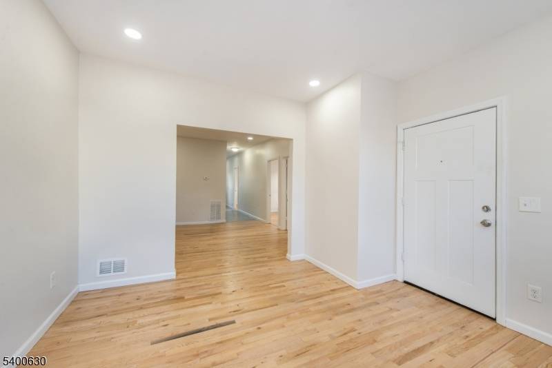 Paterson City, NJ 07513,1022 E 22Nd St