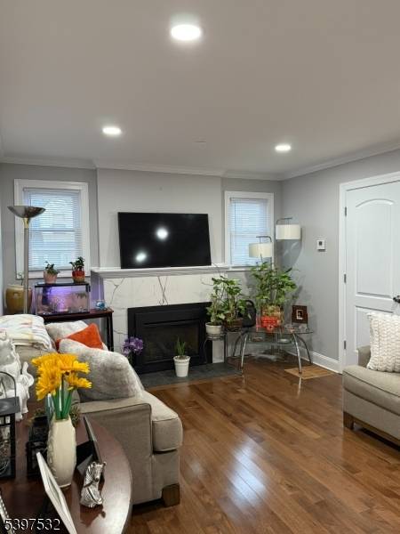 Summit City, NJ 07901,20 Van Dyke Pl