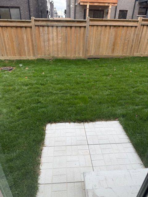 Pickering, ON L1X 0S9,1695 Dersan ST #501