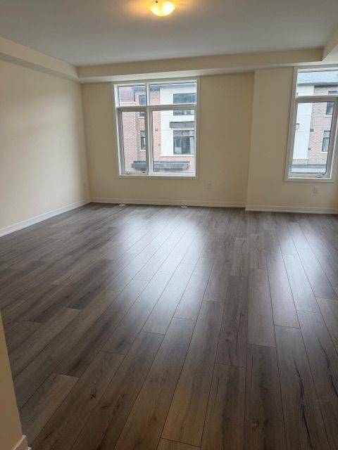 Pickering, ON L1X 0S9,1695 Dersan ST #501