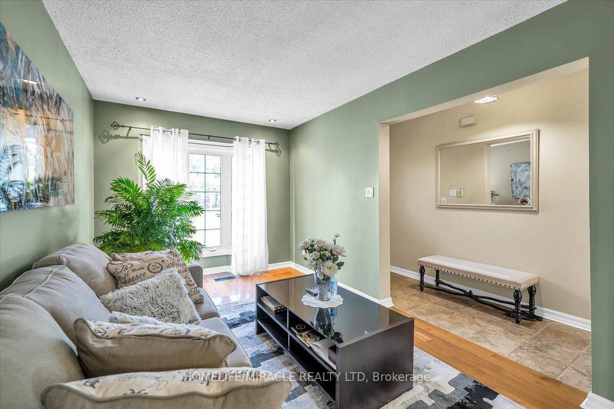 Whitby, ON L1N 8W4,56 Fairmeadow PL