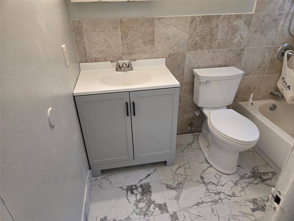 Coral Springs, FL 33065,11210 NW 39th St