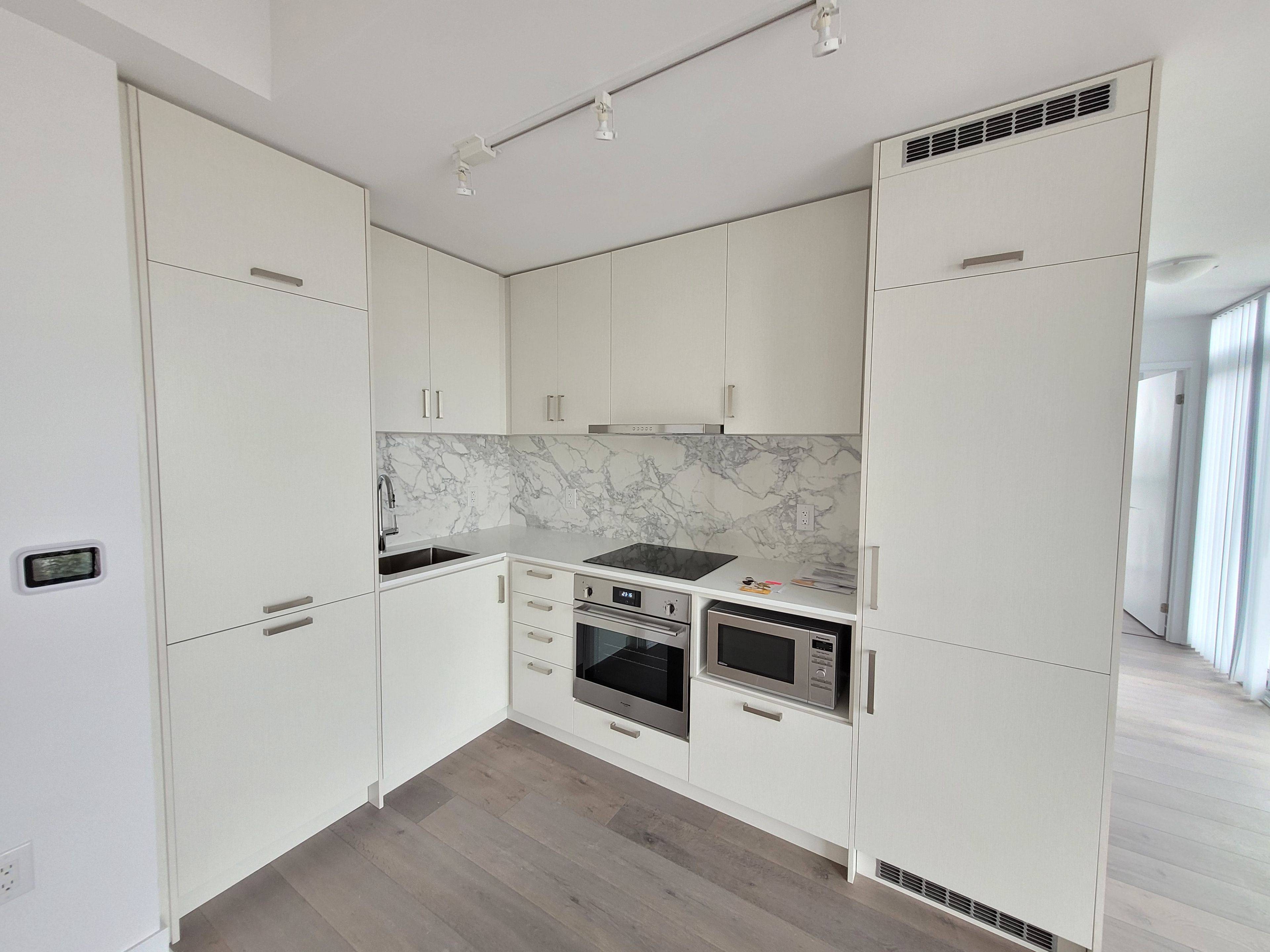 Vaughan, ON L4K 0M7,60 Honeycrisp CRES #909