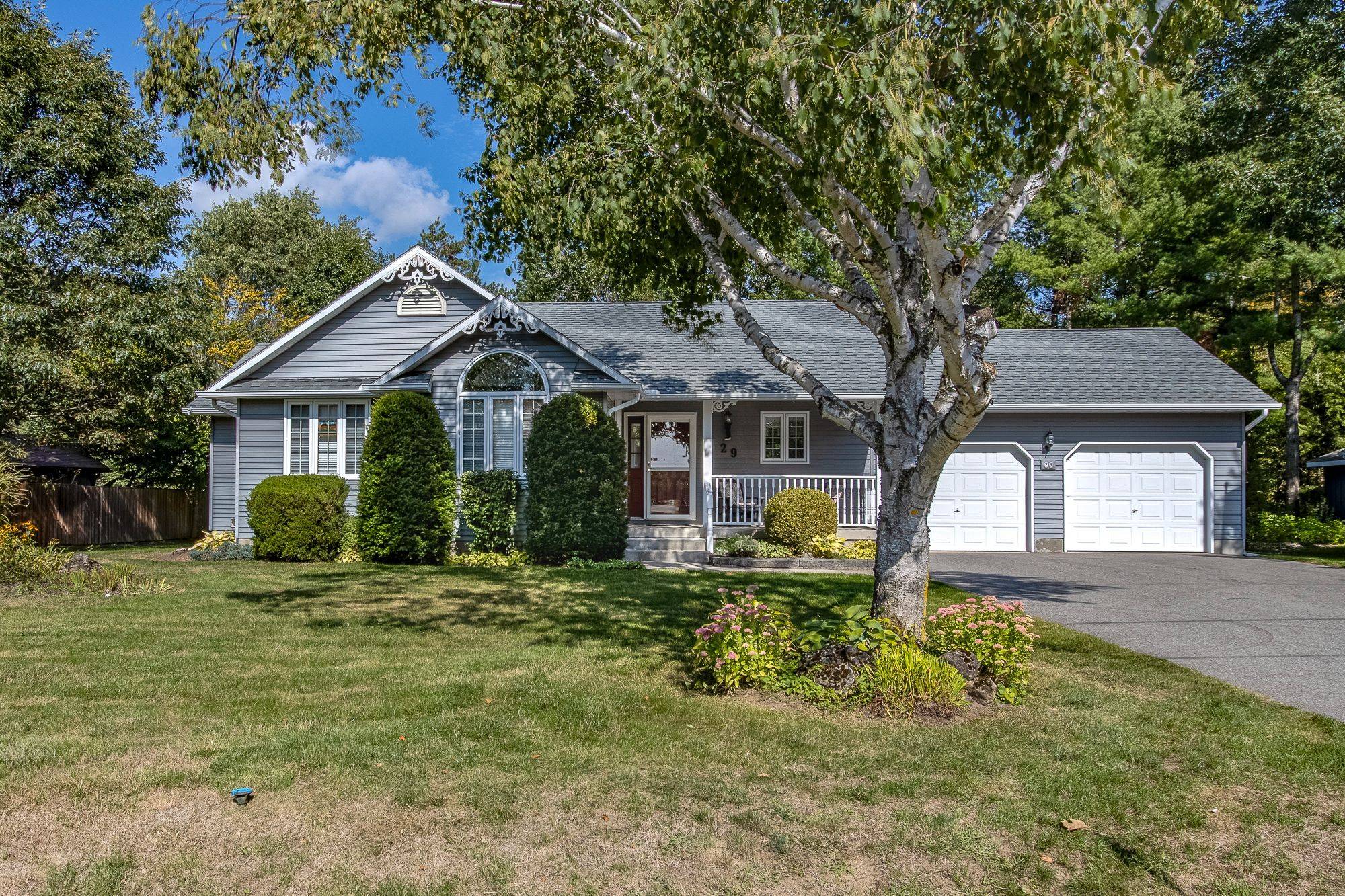 Tiny, ON L0L 2T0,29 Mary Jane RD