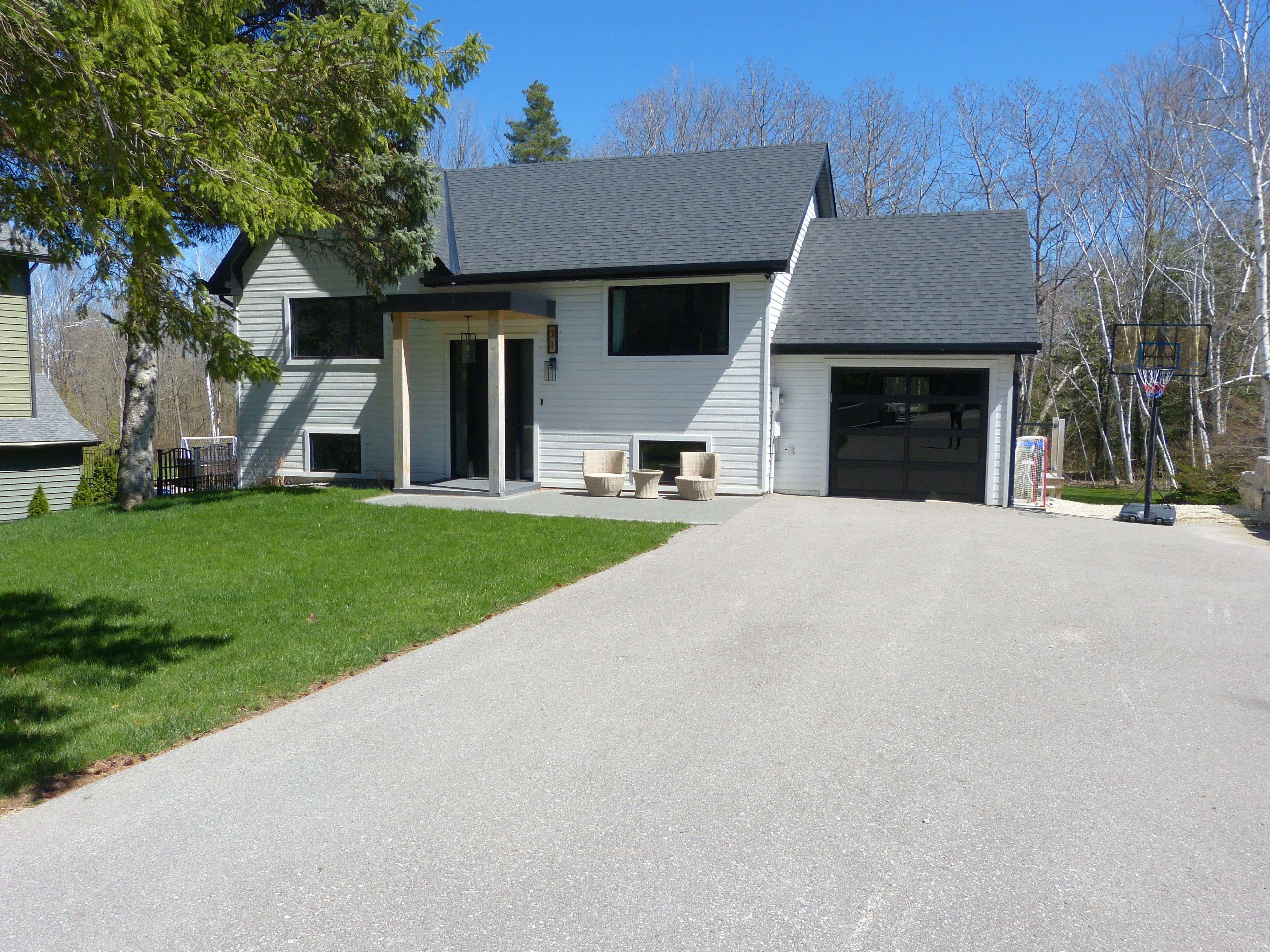 Collingwood, ON L9Y 5A9,31 SLALOM GATE RD