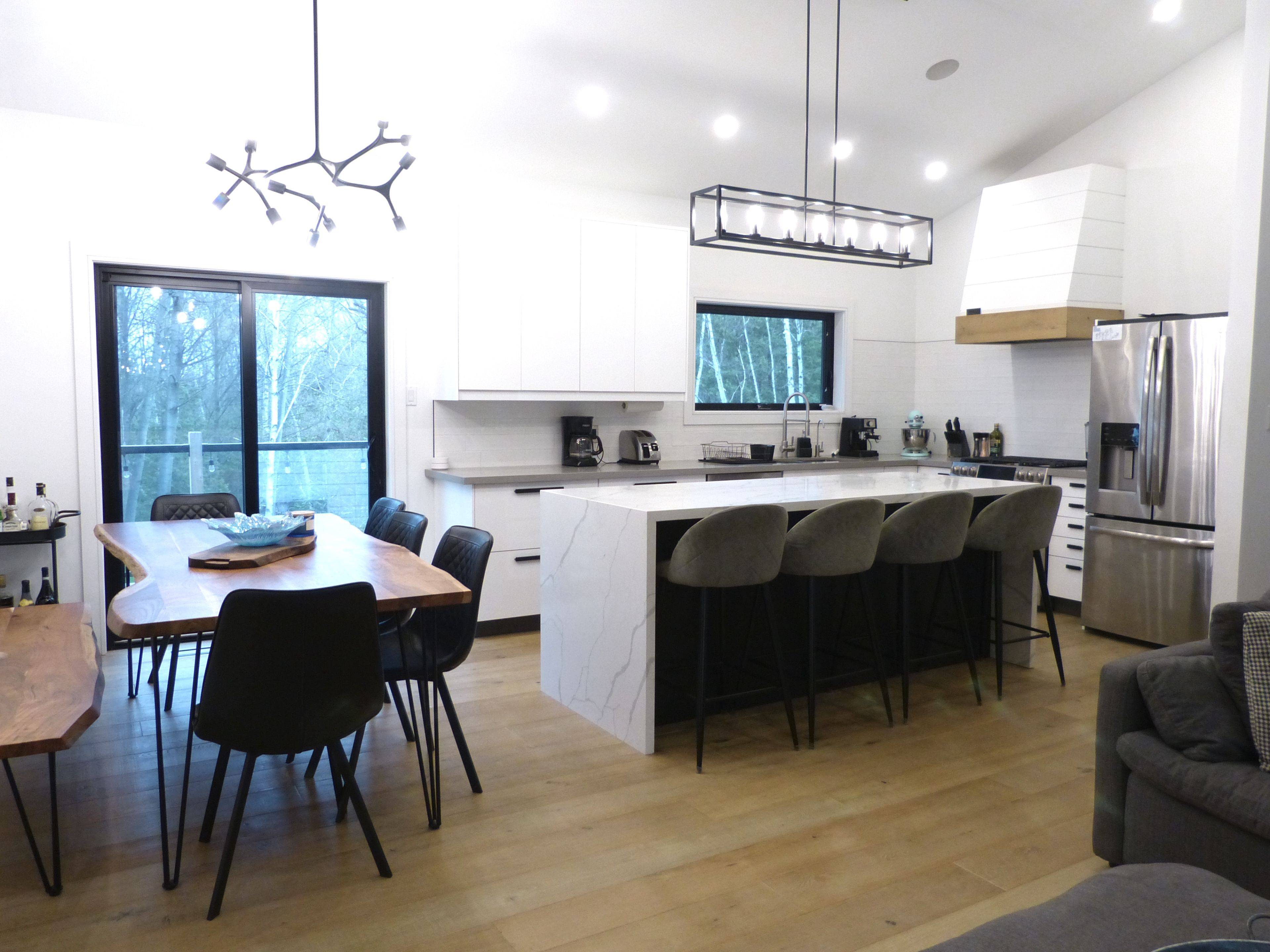 Collingwood, ON L9Y 5A9,31 SLALOM GATE RD