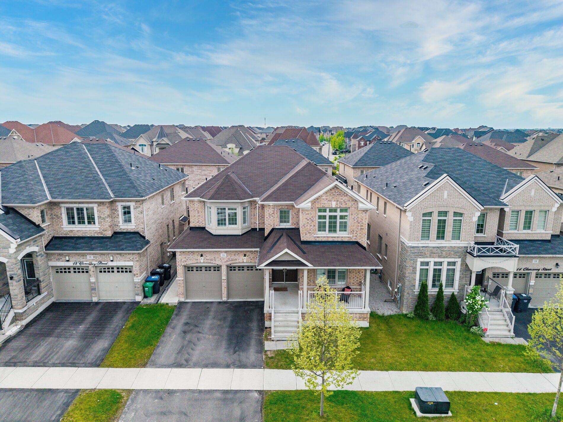 Brampton, ON L6P 4G3,16 Cloncurry ST