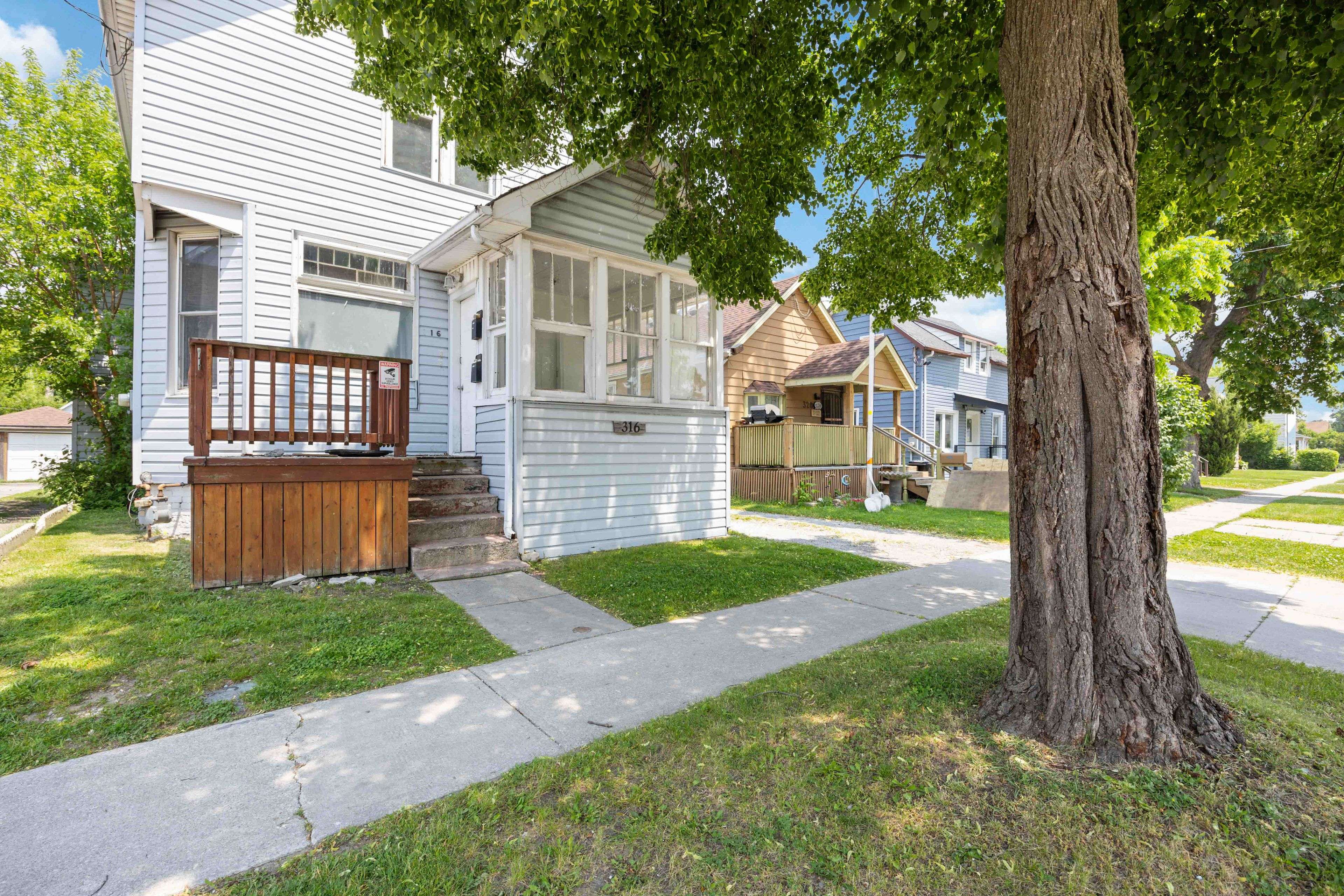 Sarnia, ON N7T 2A5,316 Confederation ST