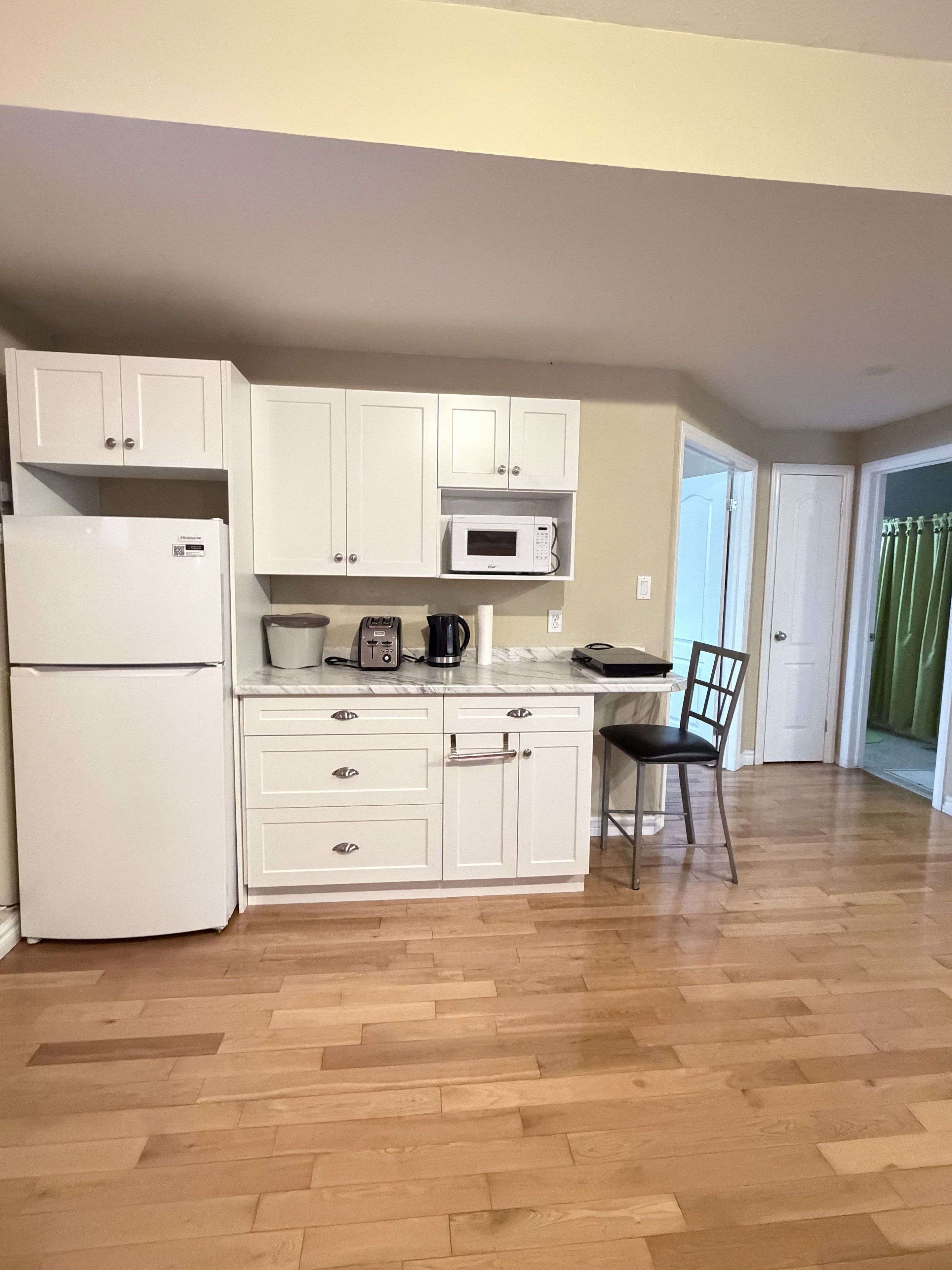 London North, ON N6G 0B9,2230 Coronation DR #Lower