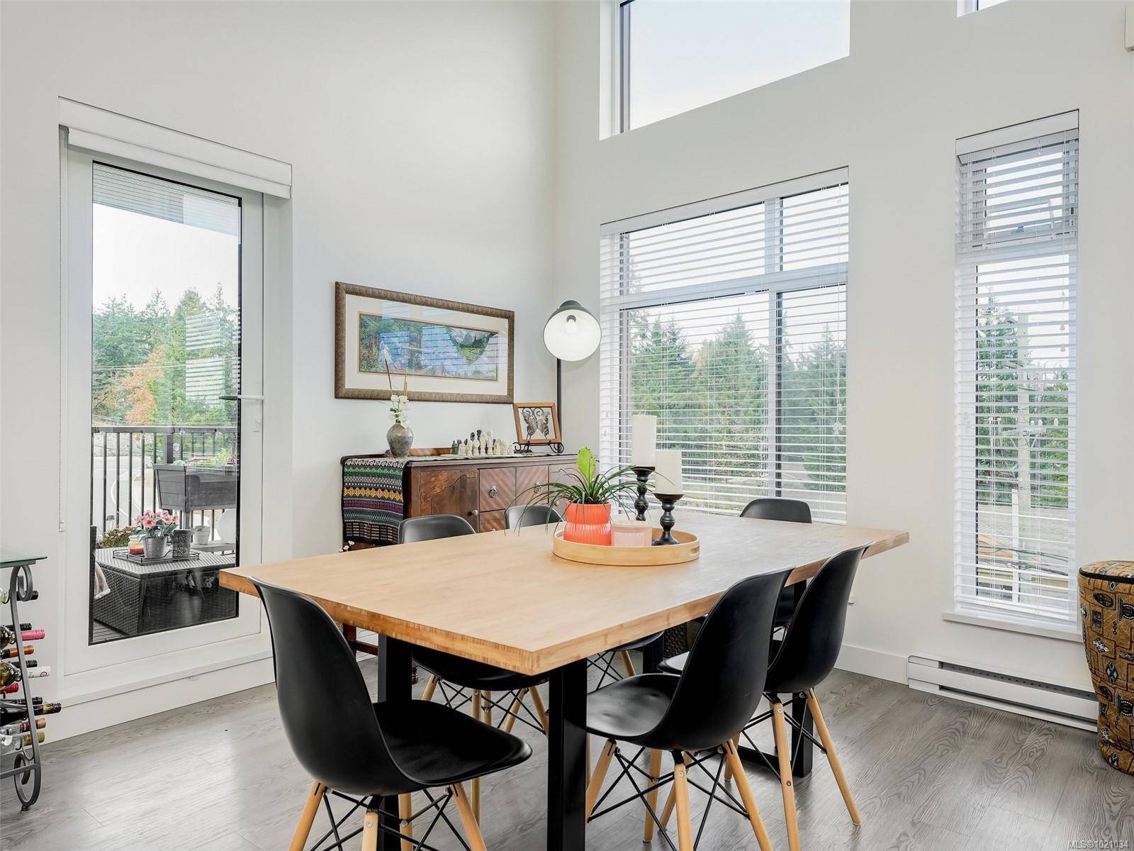 Langford, BC V9B 0X7,707 Treanor Ave #406