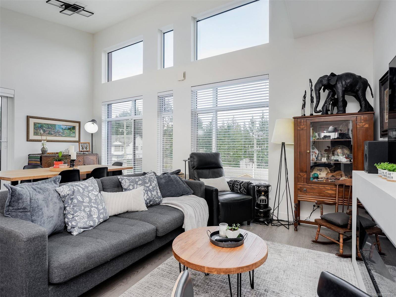 Langford, BC V9B 0X7,707 Treanor Ave #406