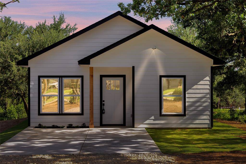 Mineral Wells, TX 76067,815 SW 28th Street