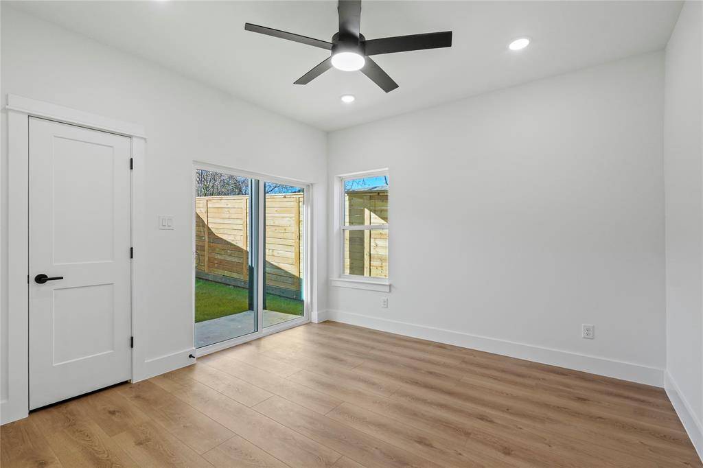 Dallas, TX 75203,325 N Moore