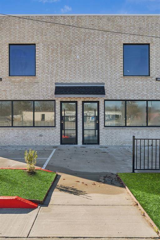 Terrell, TX 75160,902 E Moore