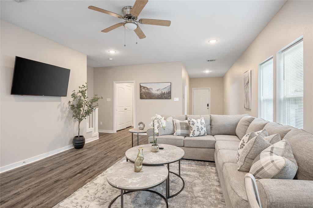 Dallas, TX 75215,5004 Colonial Avenue