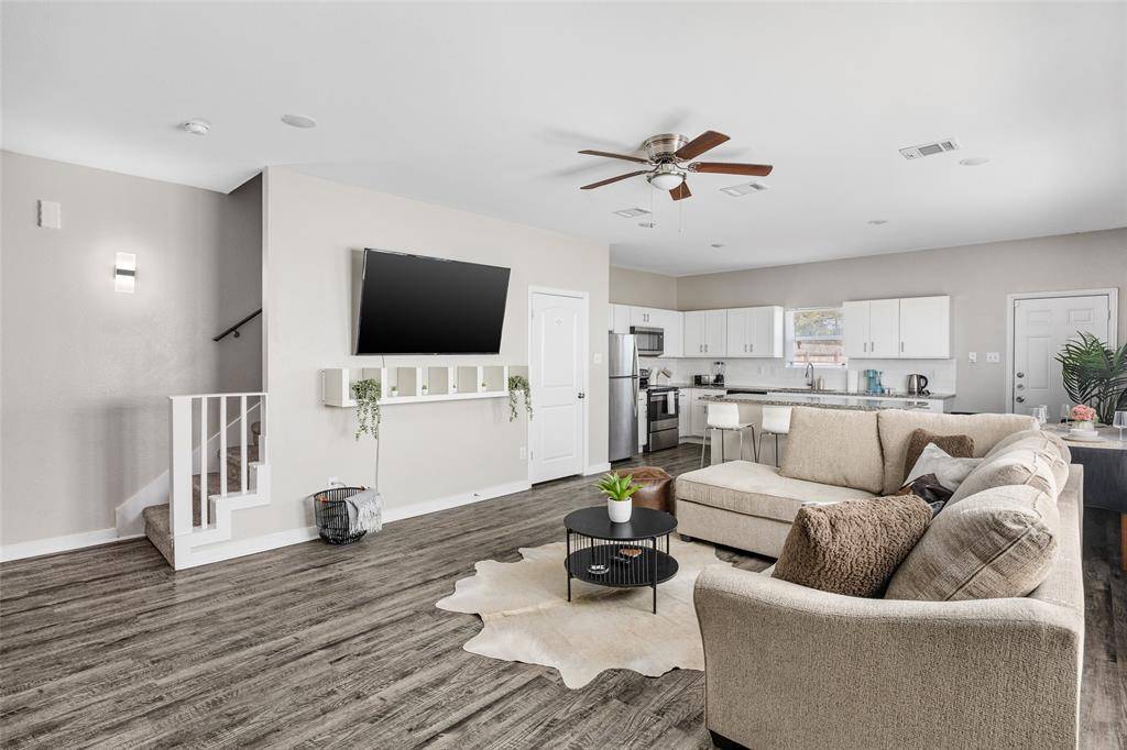 Dallas, TX 75215,5006 Colonial Avenue