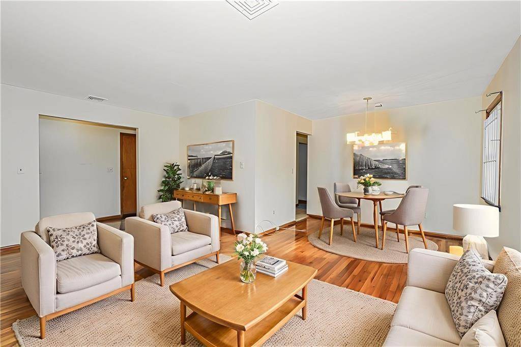 Staten  Island, NY 10304,99 Park Hill CIR