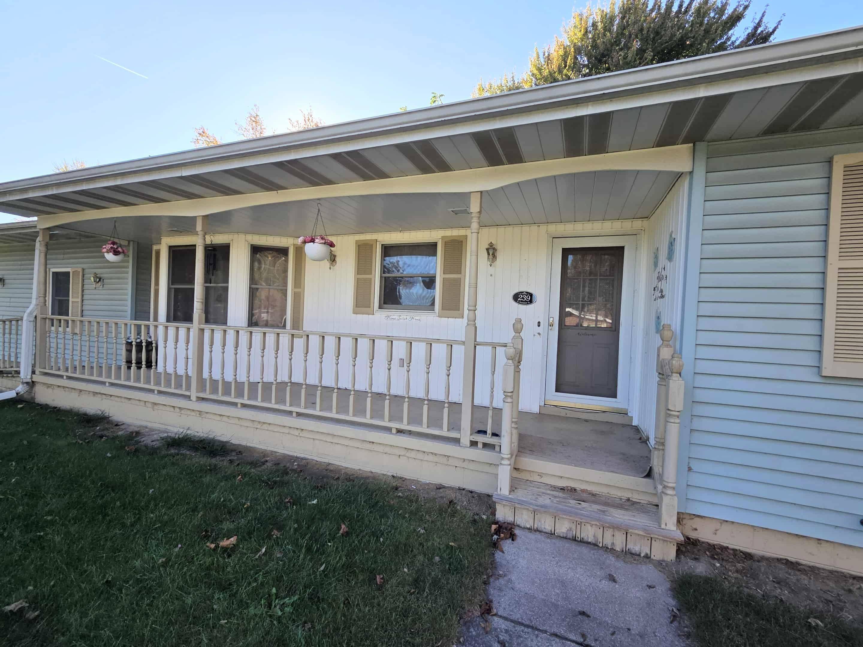 Breckenridge, MI 48615,239 E Summit ST