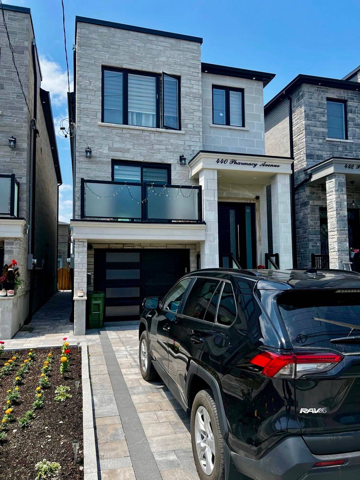 Toronto E04, ON M1L 3G6,440 Pharmacy AVE #Basement