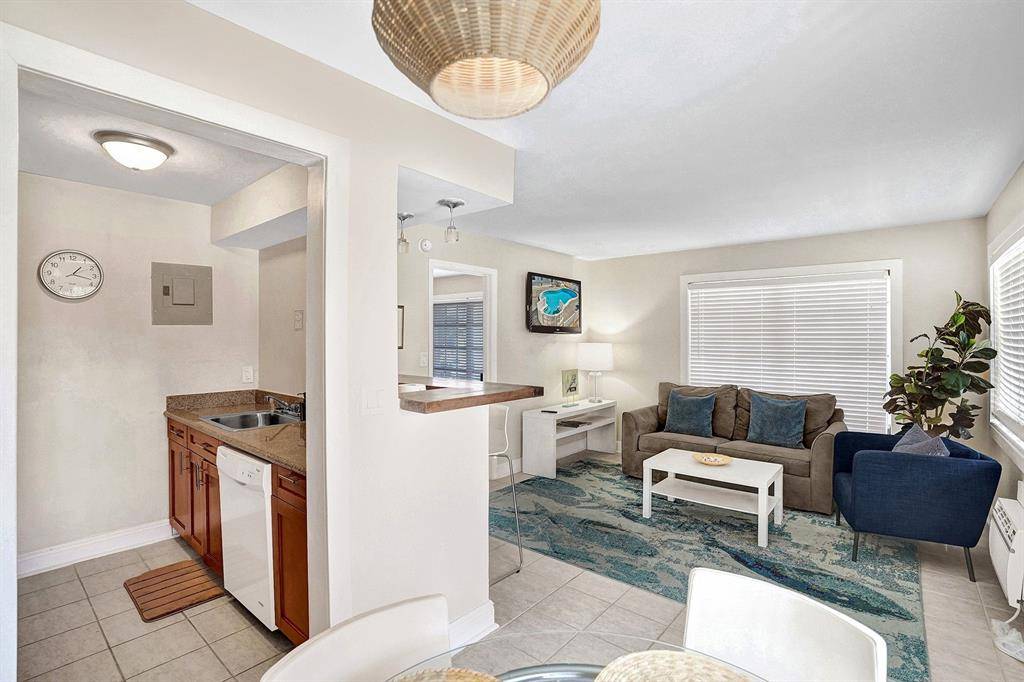 Pompano Beach, FL 33062,3226 NE 12th St #5