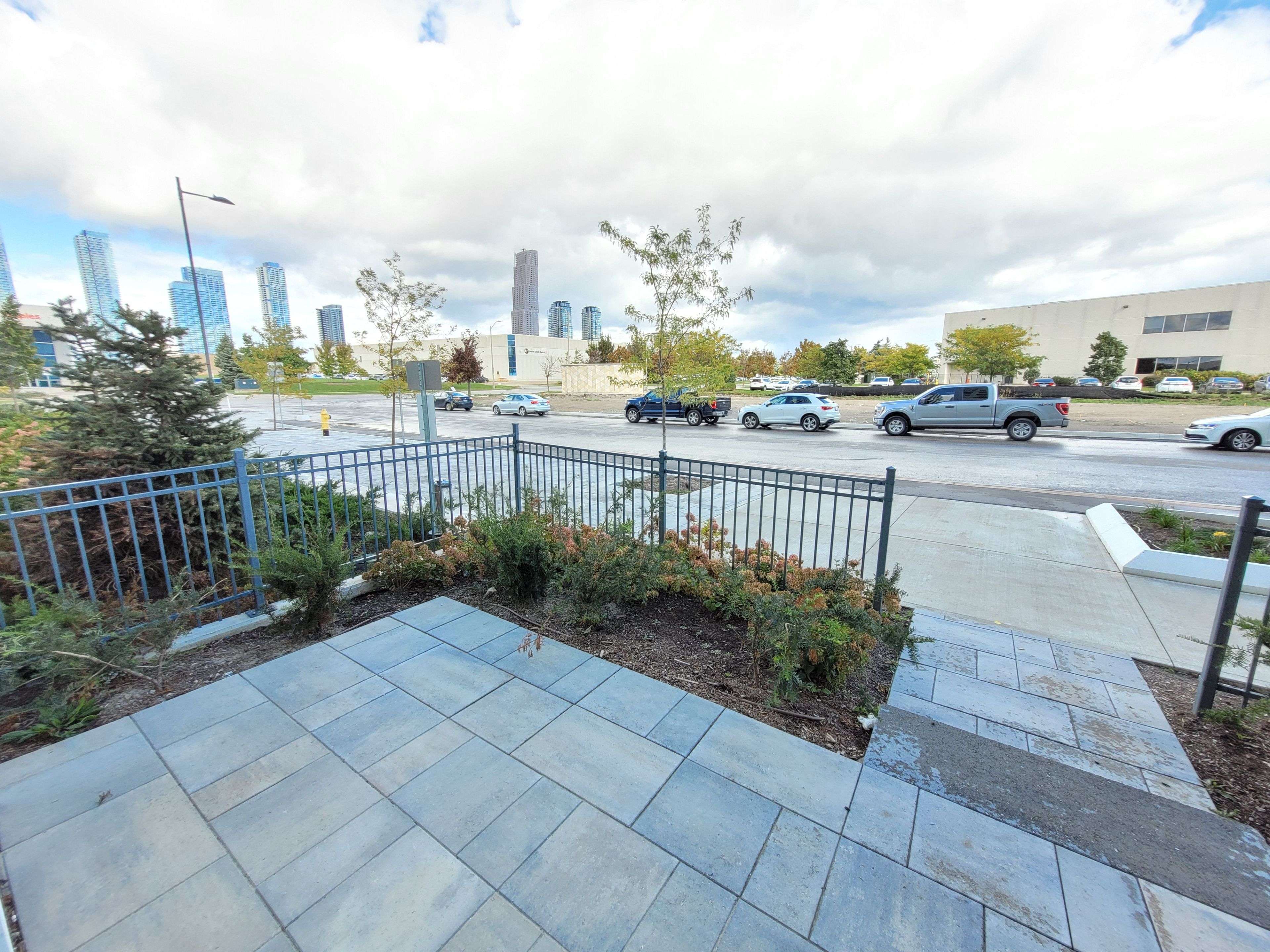 Vaughan, ON L4K 5Z8,60 Honeycrisp CRES #106