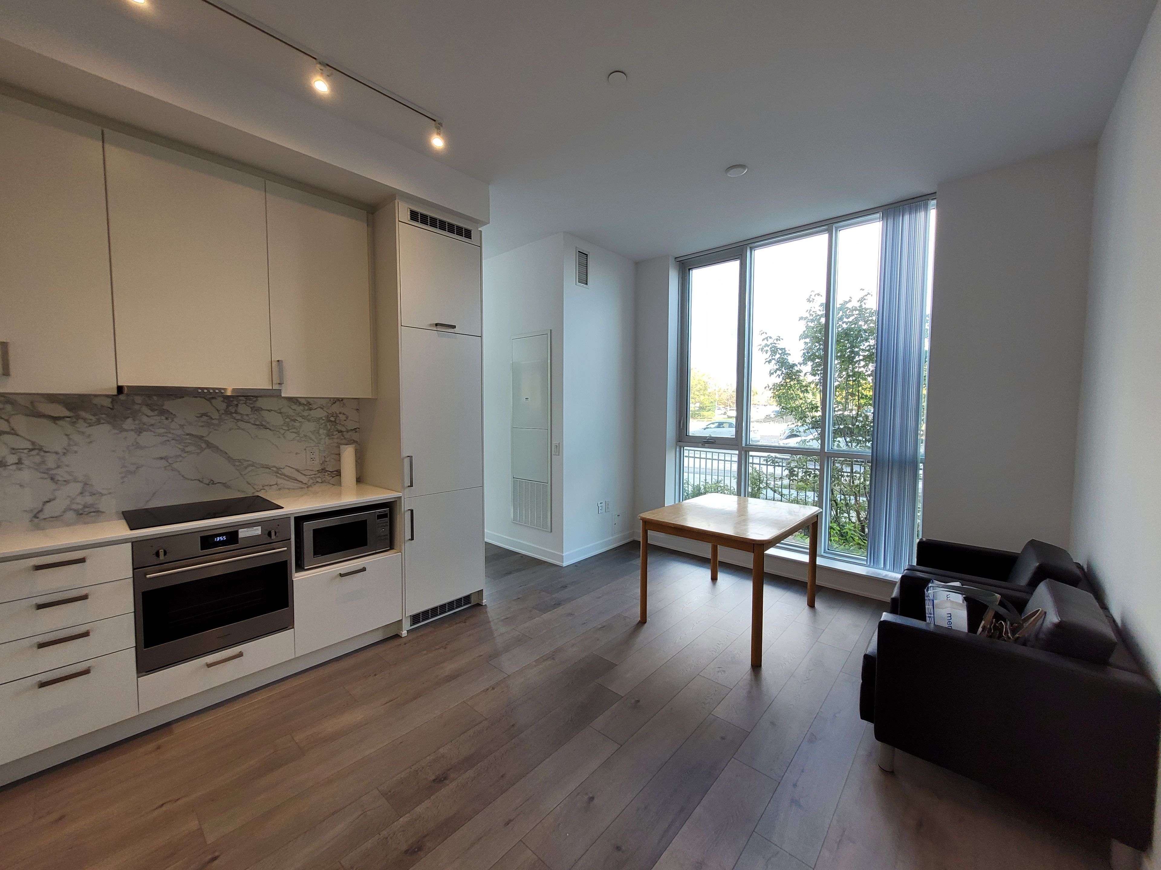 Vaughan, ON L4K 5Z8,60 Honeycrisp CRES #106