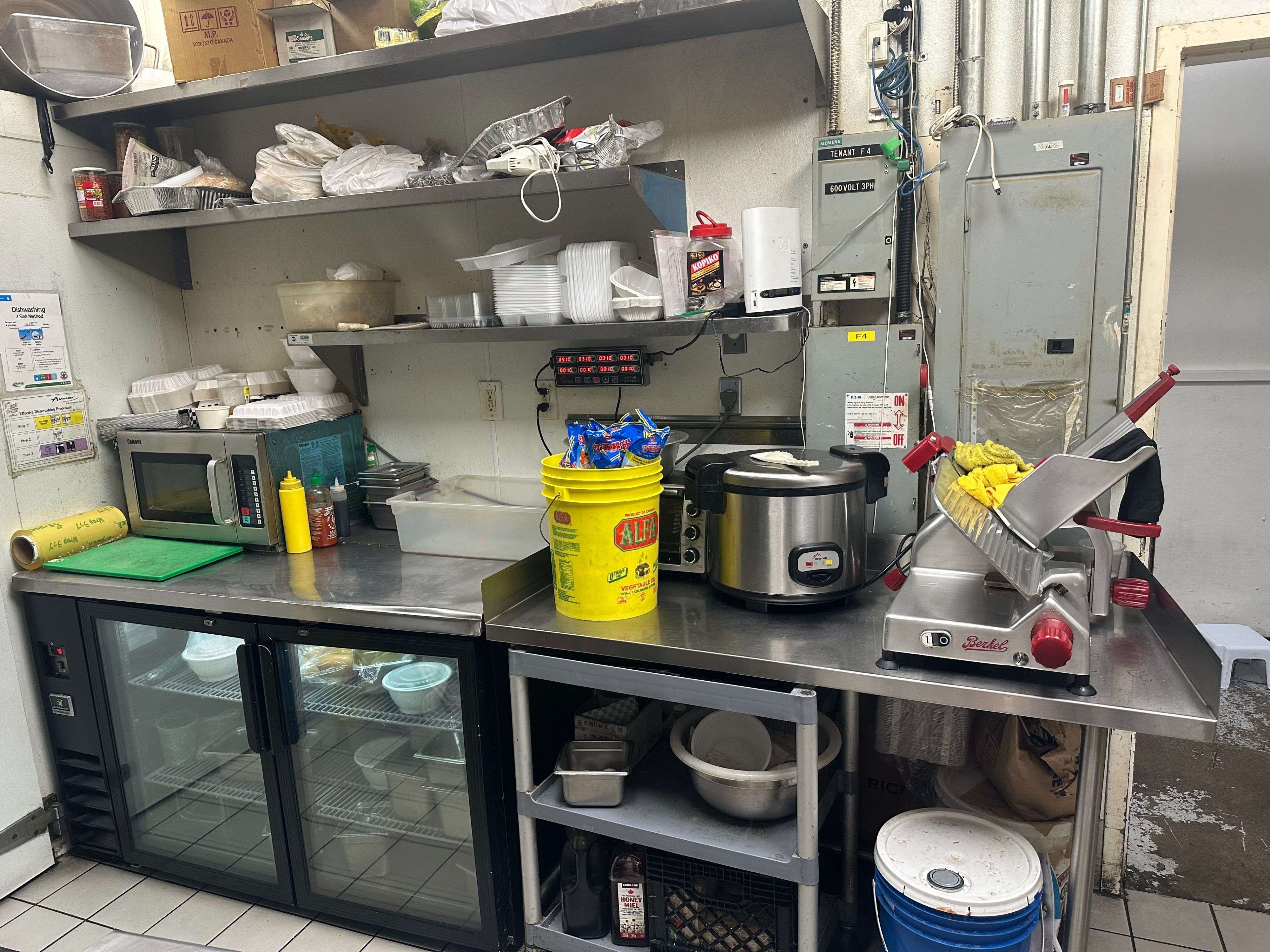 Burlington, ON L7R 3N2,777 Guelph Line #F4