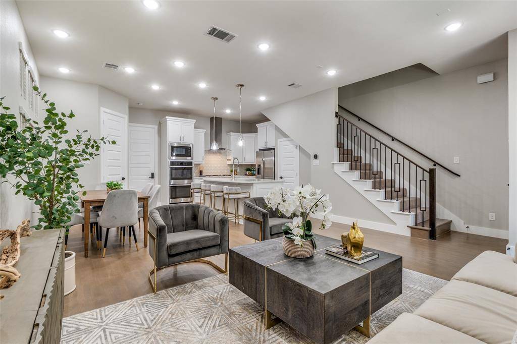 Dallas, TX 75231,8269 Laflin Lane