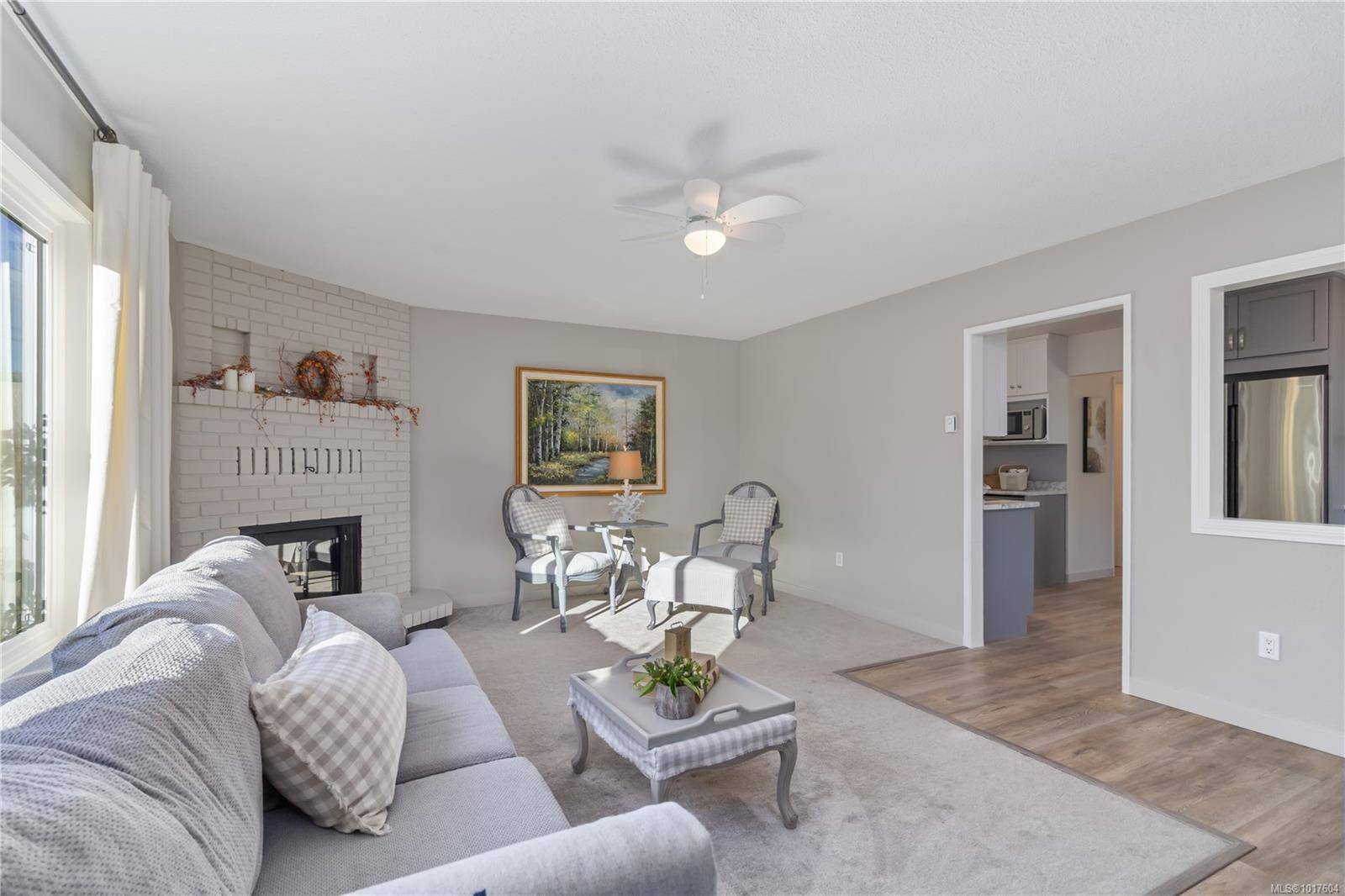 Sidney, BC V8L 1R4,2034 Weiler Ave #2