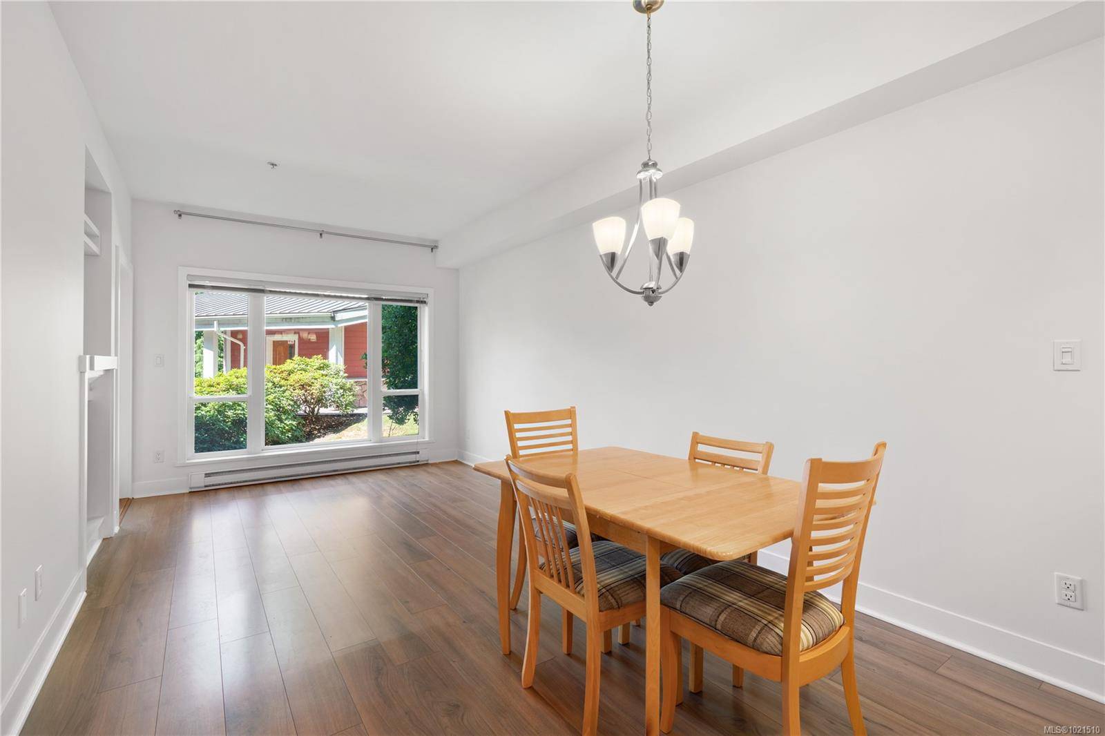 Langford, BC V9B 0H2,866 Brock Ave #110