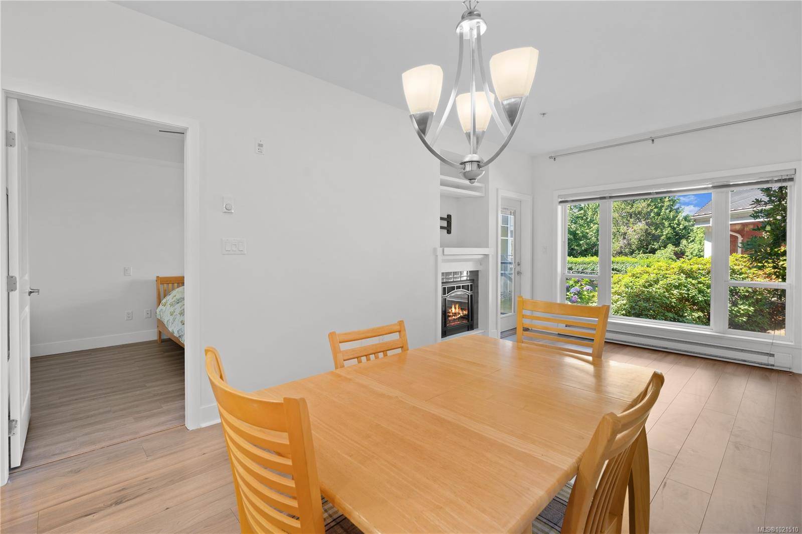 Langford, BC V9B 0H2,866 Brock Ave #110