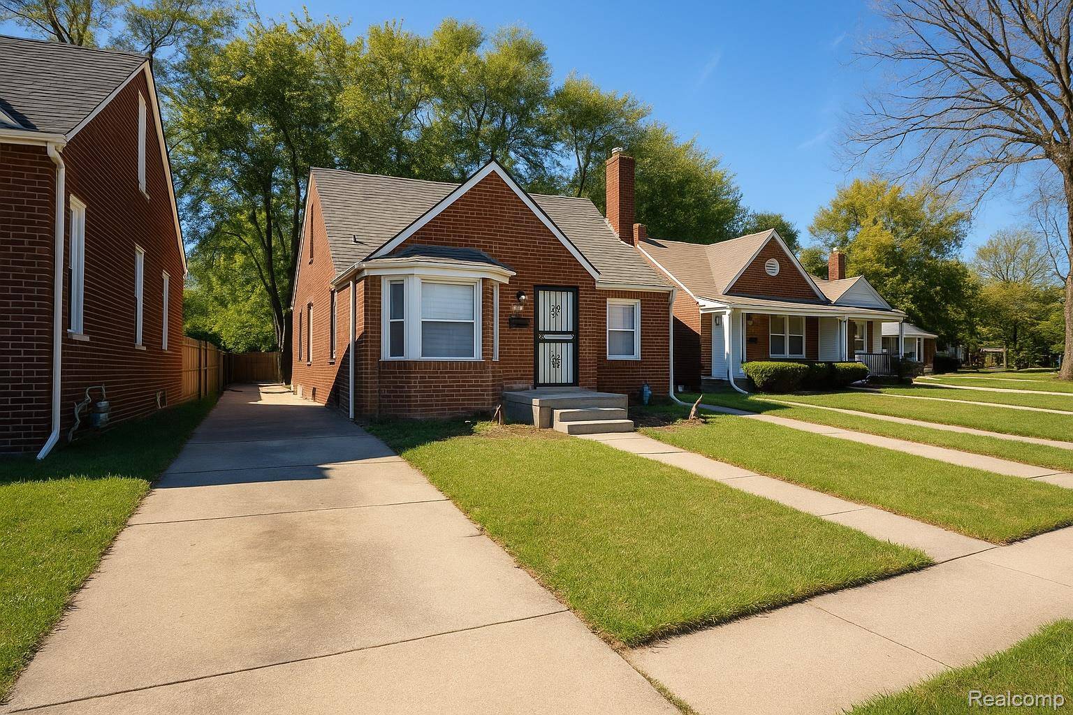 Detroit, MI 48205,18519 Morang DR