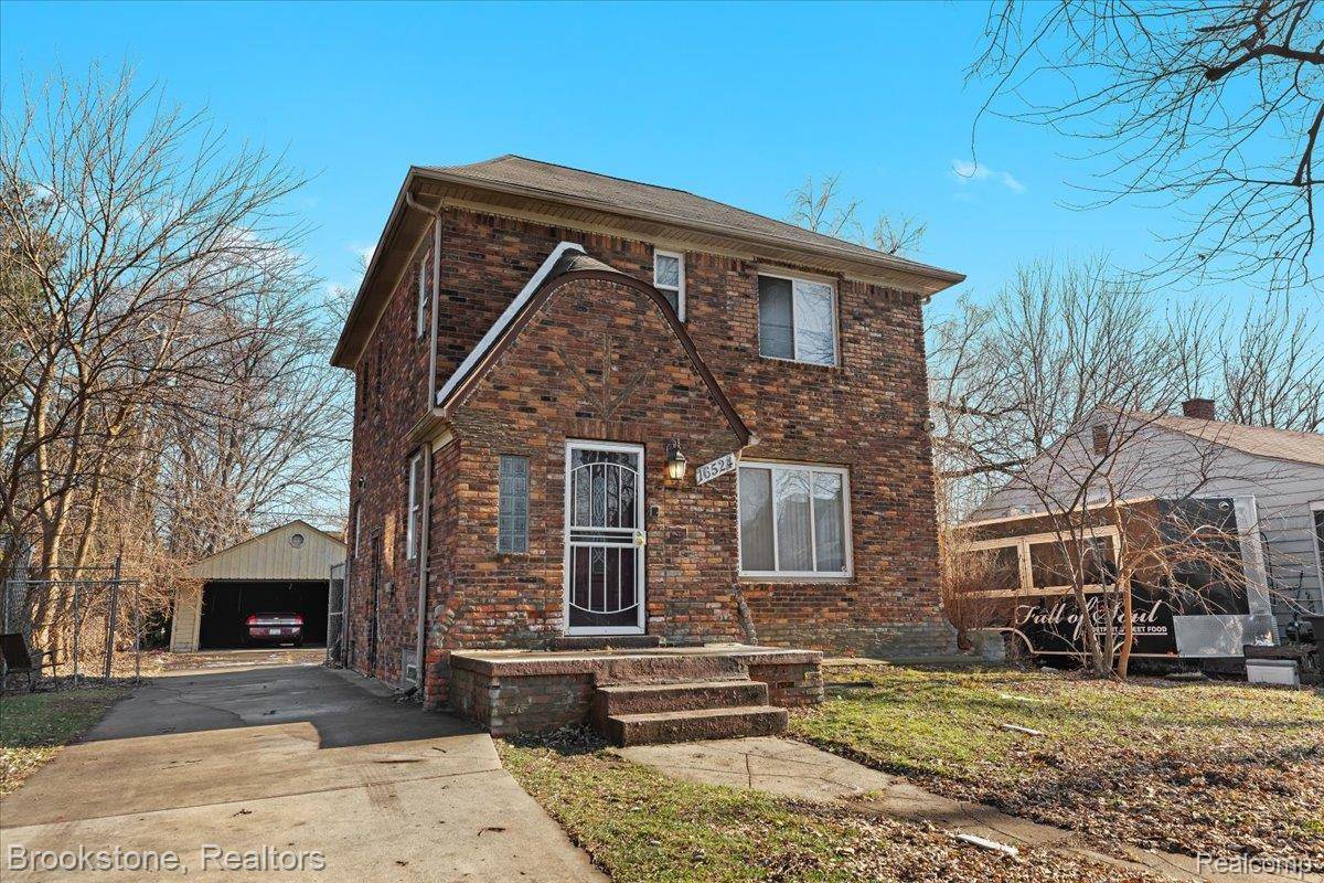 Detroit, MI 48219,16524 Pierson ST