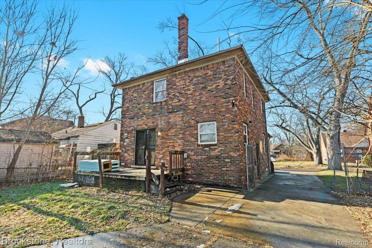 Detroit, MI 48219,16524 Pierson ST