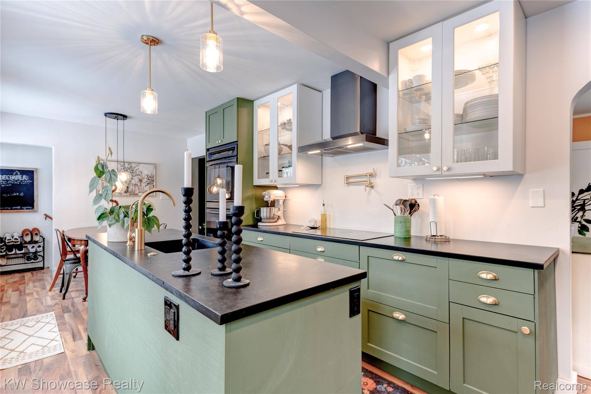 Waterford, MI 48328,1512 Eason