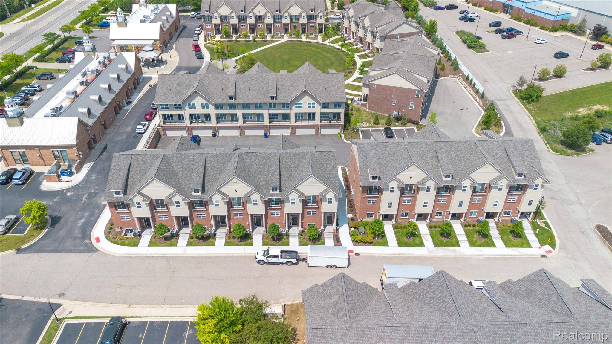 Novi, MI 48375,25495 GRANDVIEW LN #25