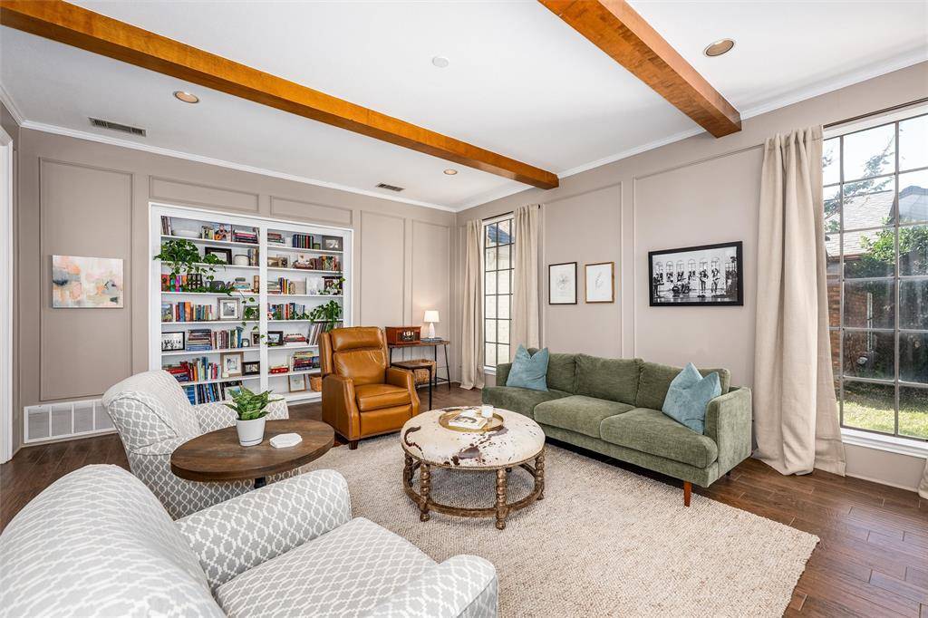 Dallas, TX 75243,10002 Hickory Crossing