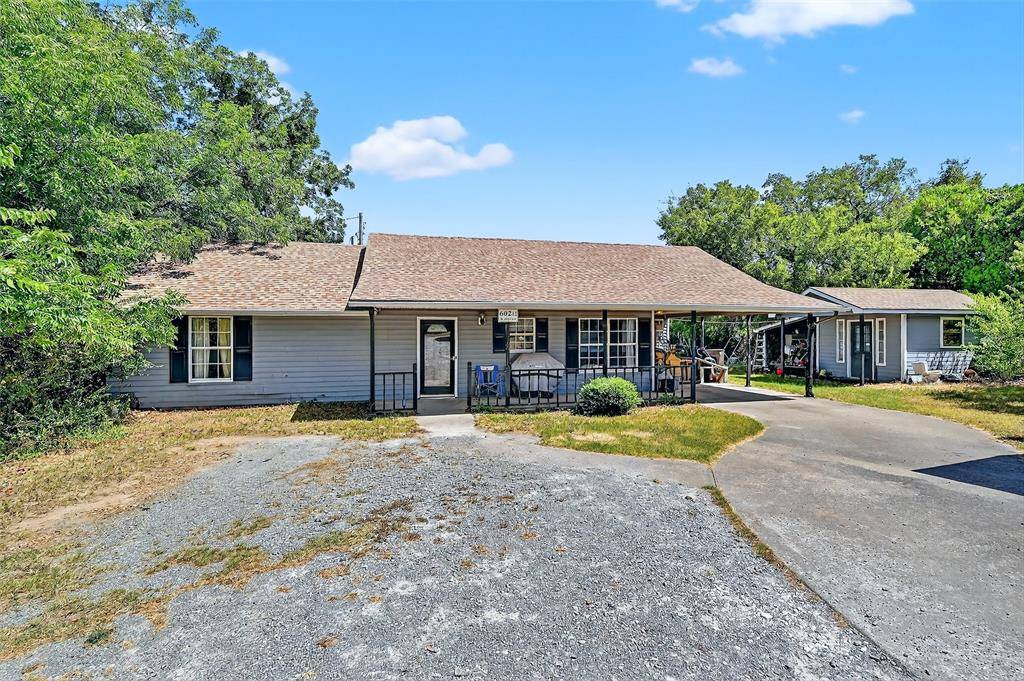 Whitewright, TX 75491,602 1/2 W Grand Street