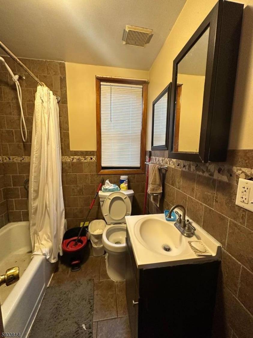 Garfield City, NJ 07026,412 Banta Ave #1