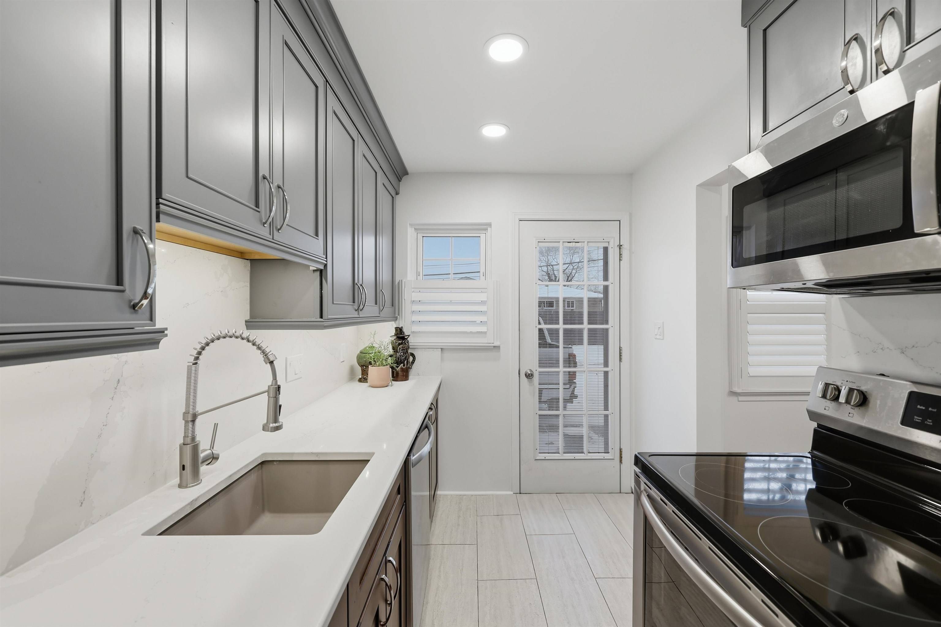 Saint Clair Shores, MI 48080,23208 Edsel Ford CT